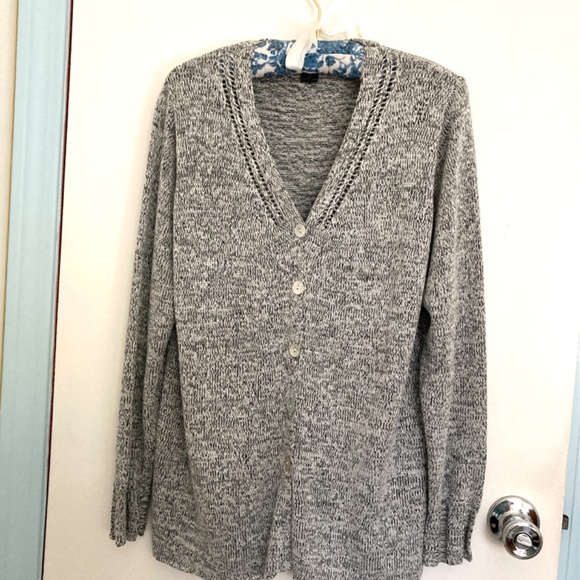 Sigrid Collection medium cardigan sweater - Picture 2 of 3